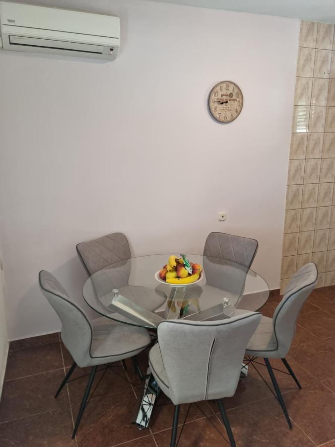 Apartment Ivana Биоград на Мору Екстериор снимка